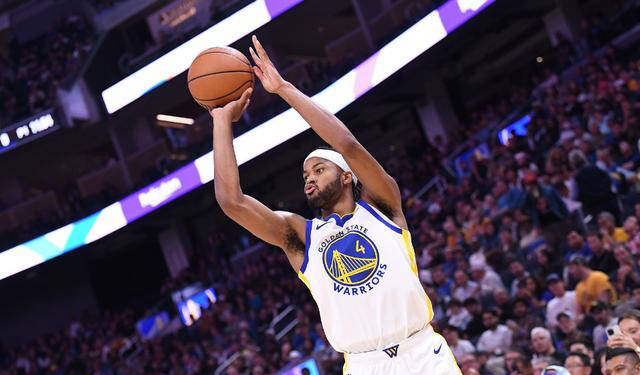 Rookie在勇士比赛中表现优异,出色发挥引发热议!比赛高潮迭起(勇士队kd) Rookie在勇士比赛中表现优异,出色发挥引发热议!比赛高潮迭起(勇士队kd)