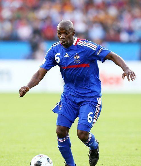 法国队前途光明!,西亚卡姆新星表现优异表现突出上演精彩一战(光明会华人名人一览表)