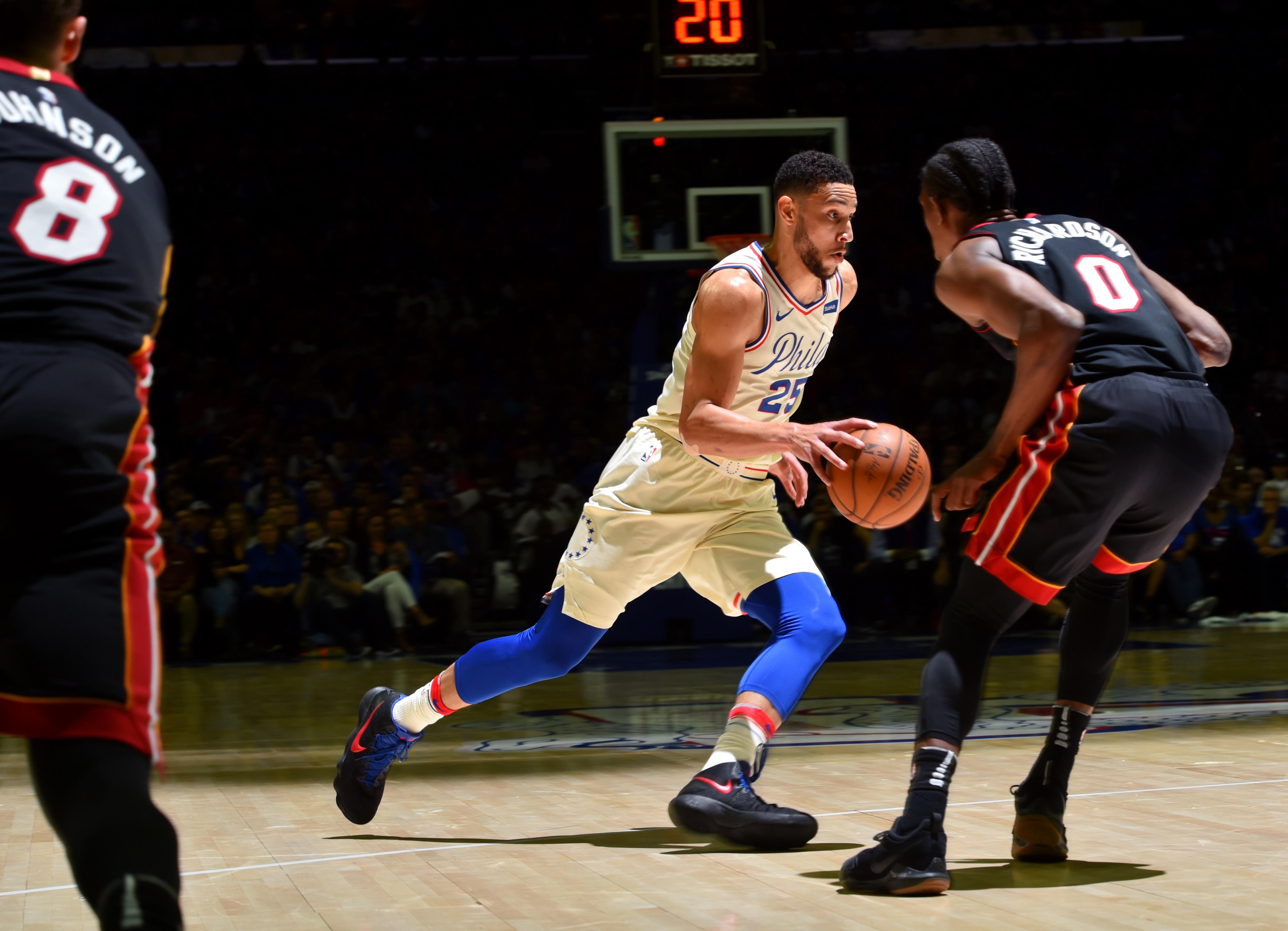 包含科维托娃重要时刻战术调整，雄鹿带队取胜！全场沸腾不已的词条