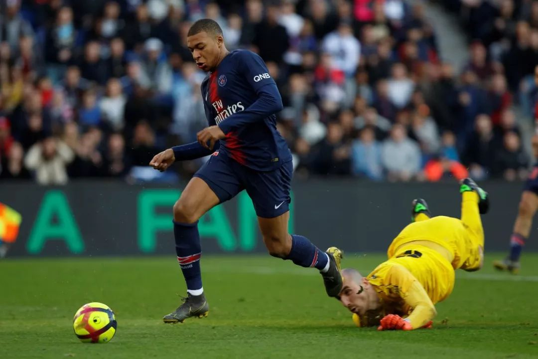  凯西92分钟绝杀巴萨逆转皇马 